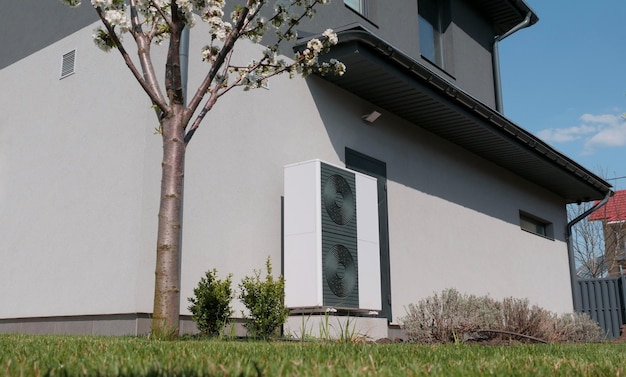 Pompa ciepła: monoblok czy split? Kompletny przewodnik wyboru dla Twojego domu